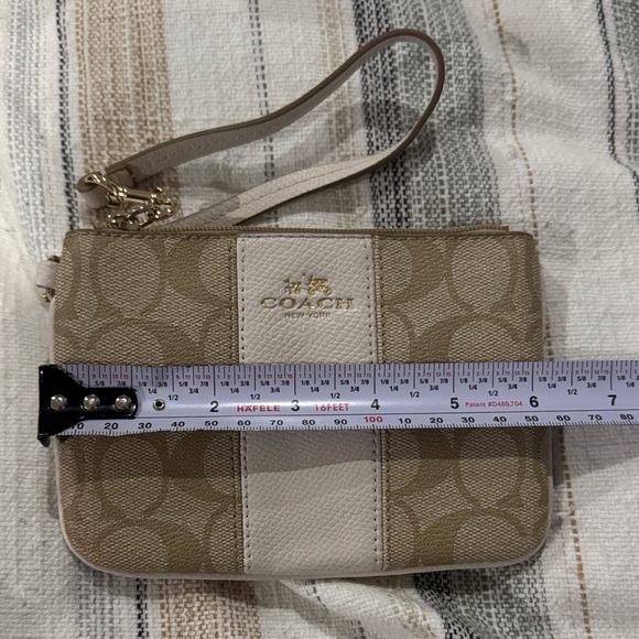 Coach Beige and Cream Wristlet - Picture 15 of 16